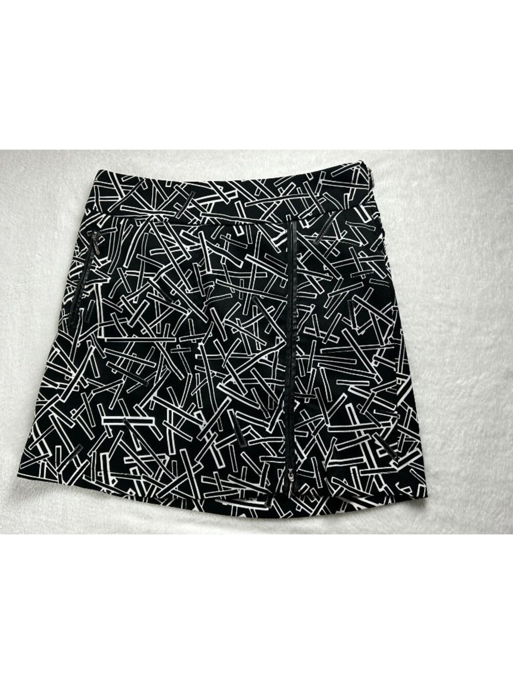 Jamie Sadock Black & White Geometric Print Zip Front Golf Skirt Size 6 Stretch